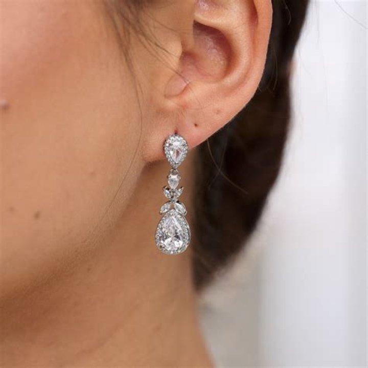 Does cubic zirconia earrings have nickel