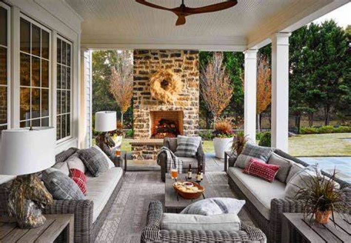How do you decorate a porch area