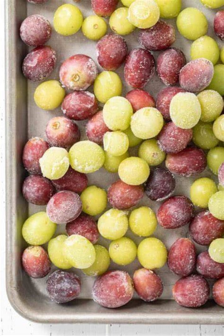 How long can you keep grapes in the freezer