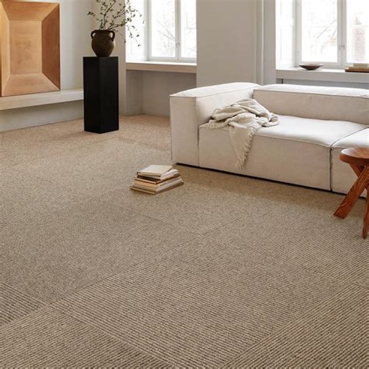 What is best month to buy carpet