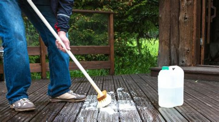 What is the best homemade deck cleaner