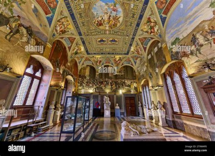 What is the name of the fresco in the Sala della Pace in the Palazzo Pubblico in Siena