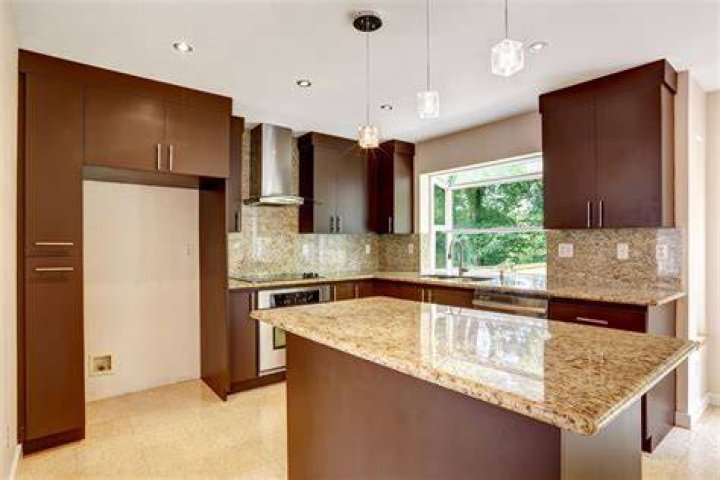 What wall color goes best with dark brown cabinets